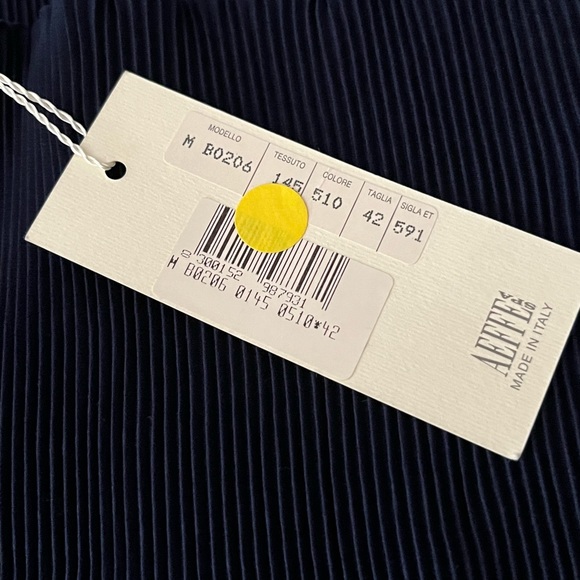 Gorgeous Alberta Ferretti pleated tank top - Picture 8 of 9